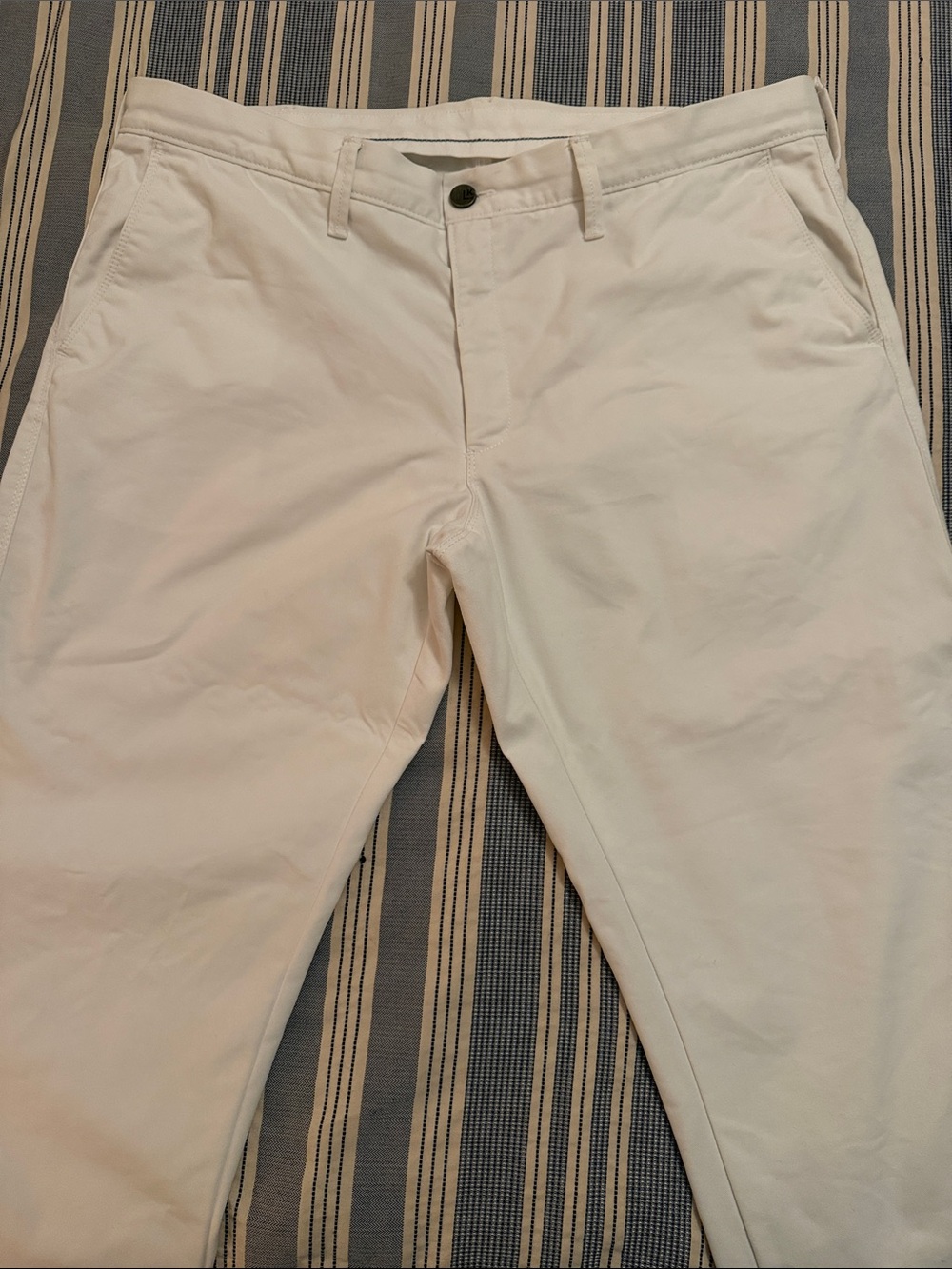 Men's White Chino Pants - Slim Modern Fit